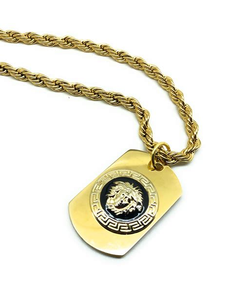 collana con scritta versace|Collane Versace in Altro Dorato .